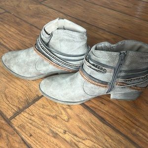 Gray and brown chain booties size 10
